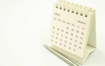 Opter pour un calendrier personnalise pour habiller votre bureau